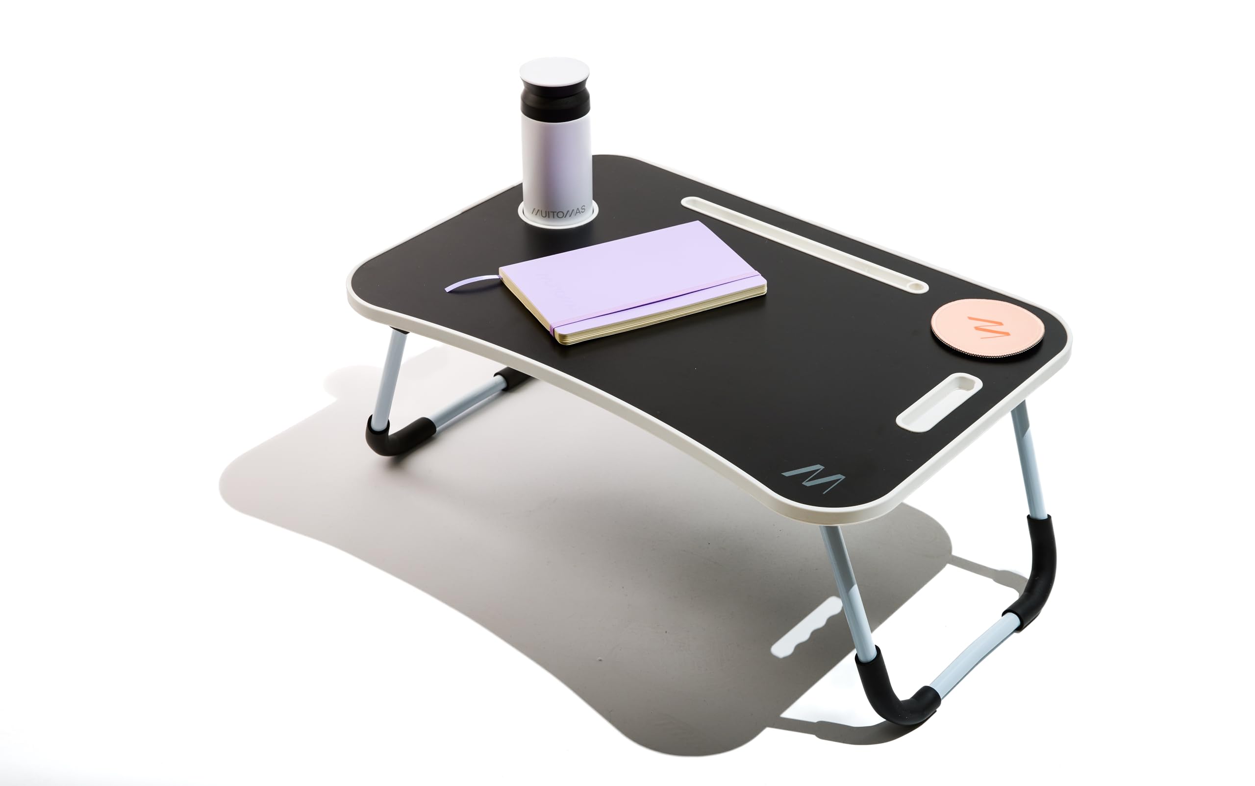 Tavolo Laptop Portatile Regolabile Con Ruote – Scrivania Da Letto E Divano A Croce, Dimensioni Variabili 120-210x45 Cm, Altezza 65-95 Cm, Struttura Metallica, Colori Bianco/Nero/Legno